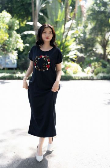 Đầm Linen Thêu Nhật Hoa - Tiệm Desey